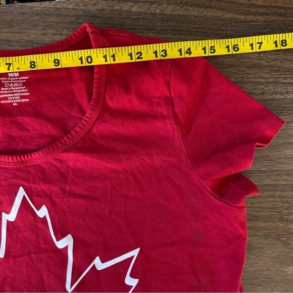 **Maple leaf Red Graphic Women's Top M - Picture 5 of 7